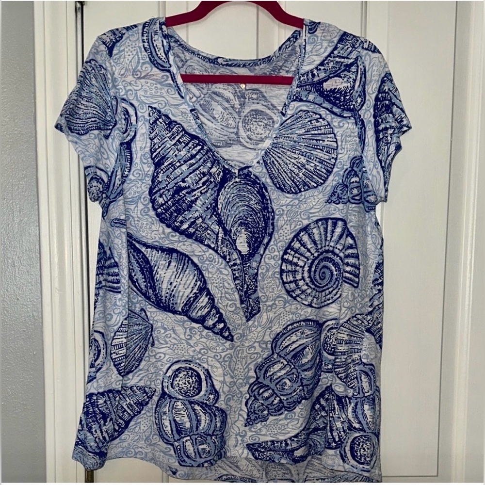 Blue and White Seashell Etta